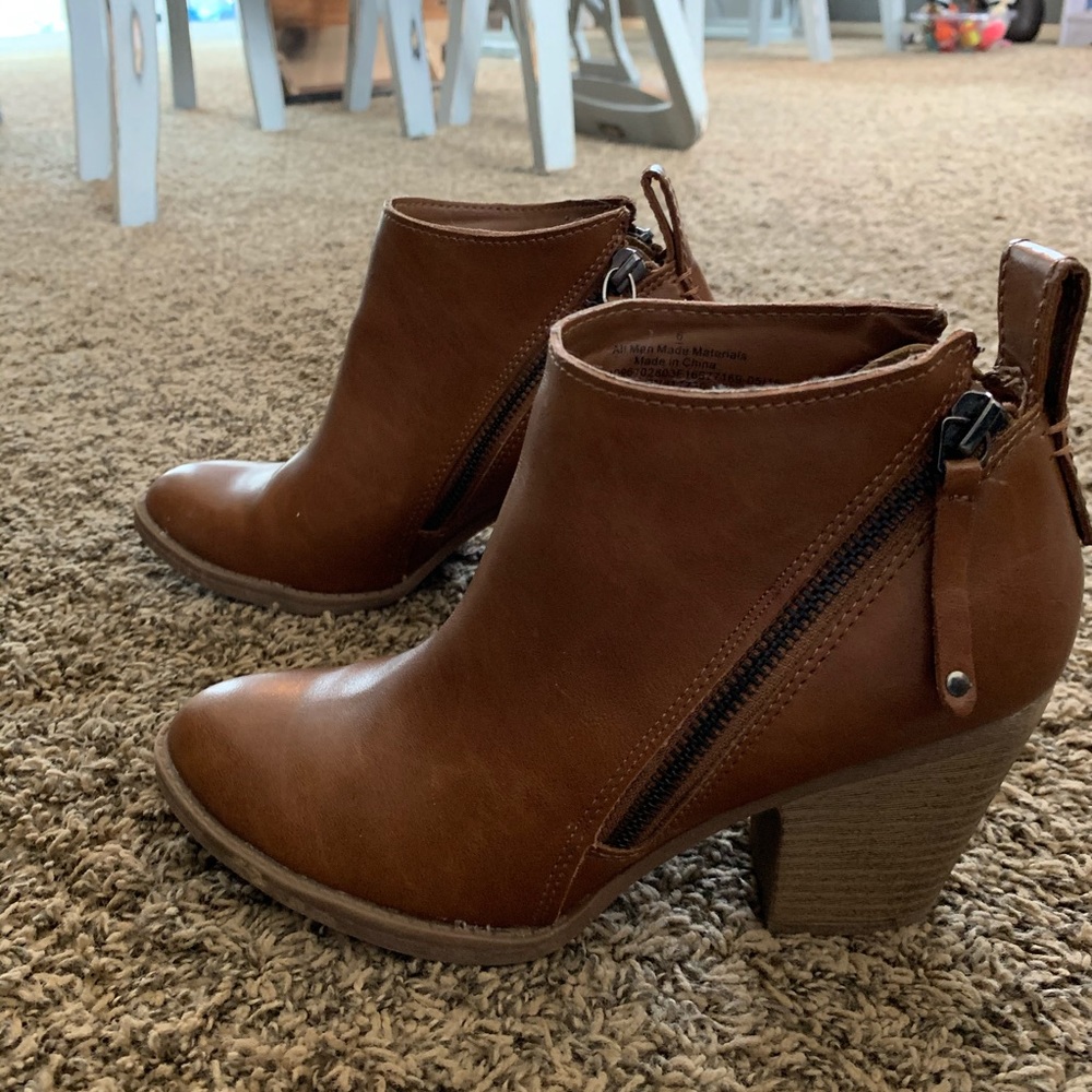 Dolce Vita Jaeger booties.